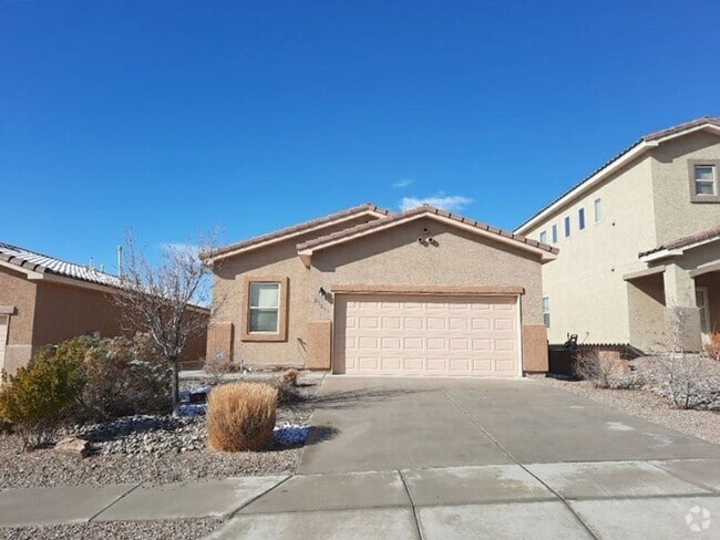 Building Photo - 3 bedroom 2 bathroom home in Rio Rancho! C...