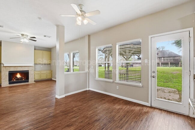 Photo - 3327 Shady Glen Ln
