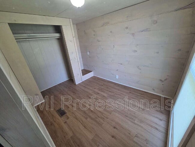 Photo - 927 Cranor Rd