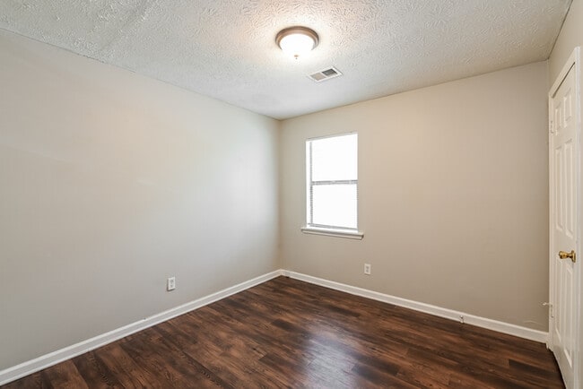 Photo - 5205 Birdlake Dr NW