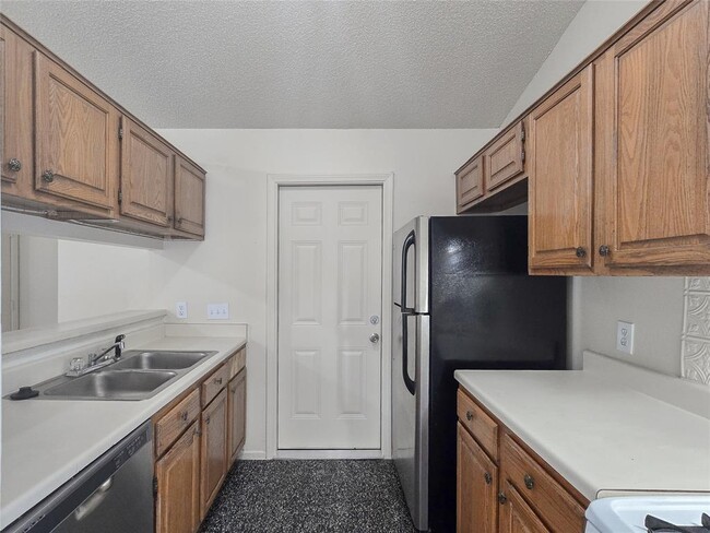 Photo - 626 Greenlawn Blvd