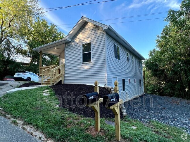 Building Photo - 24 Union St Unit 1 Rental