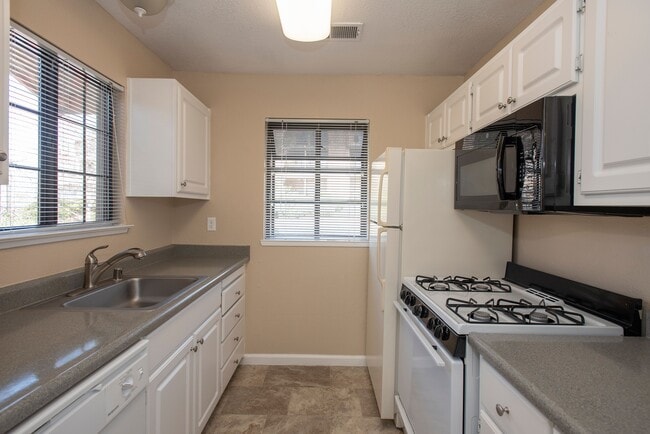 Foothill Terrace Apartments