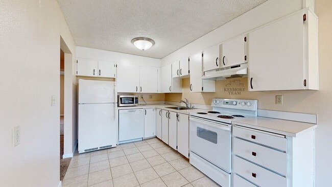 Photo - 303 Gage Blvd Unidad #232 Rental