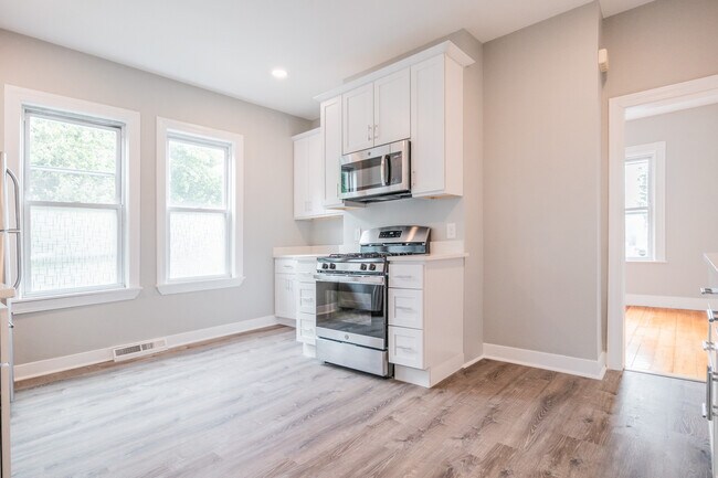 Photo - 16 Rossmore Rd