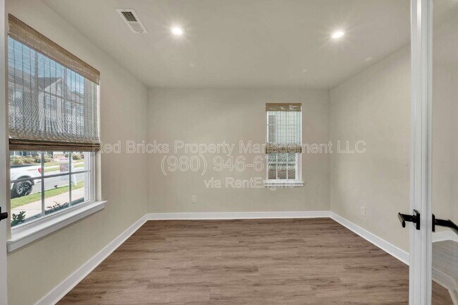 Photo - 2203 Autumn Olive Ln