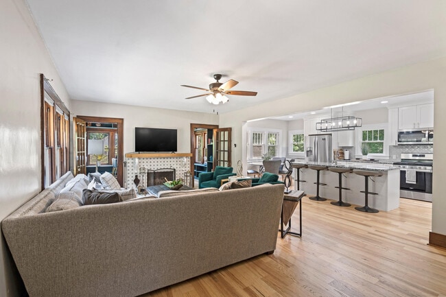 Photo - 303 S Glenwood Ave