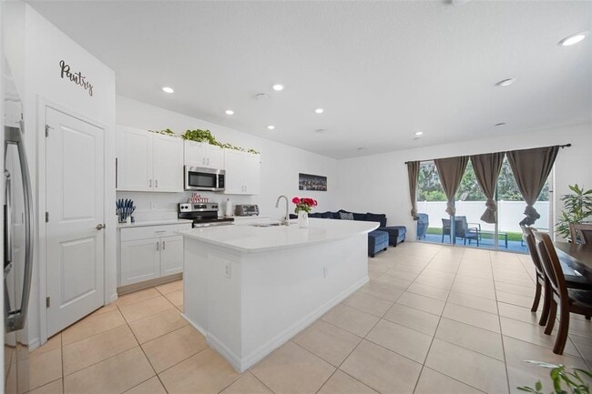 Photo - 3593 Anibal St