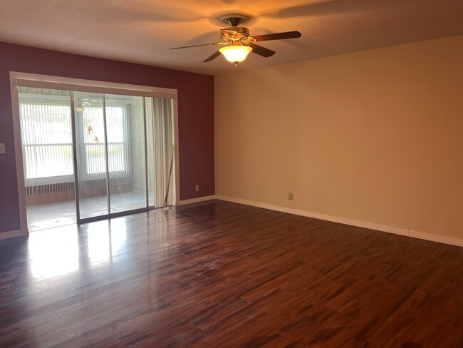 Photo - 409 Golden River Dr