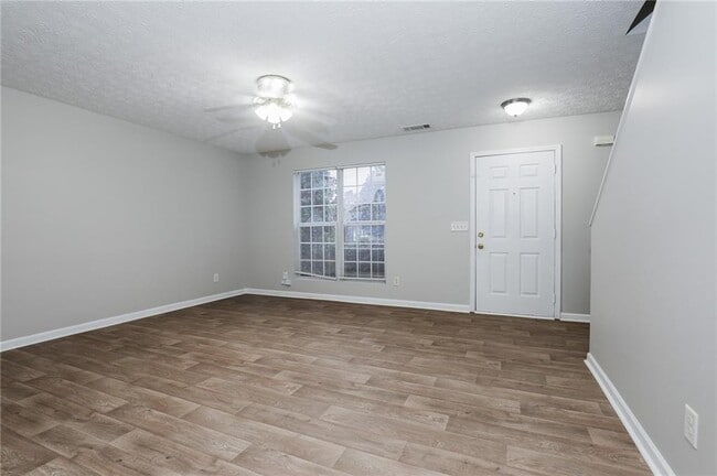 Photo - 5896 Strathmoor Manor Cir