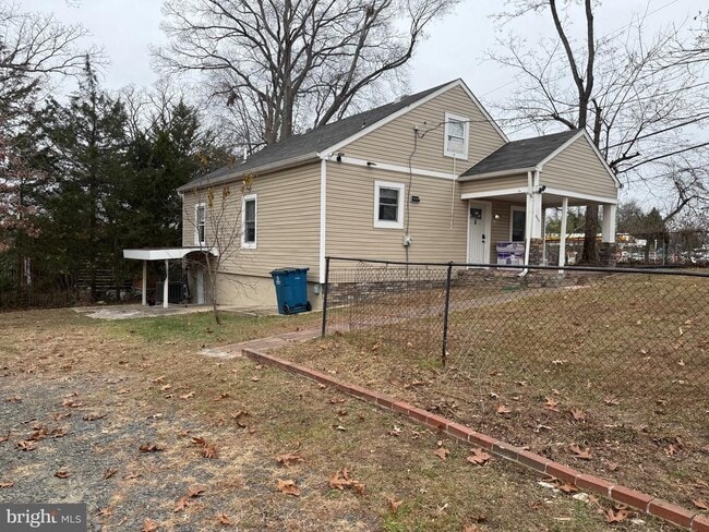 Photo - 9300 Sanger St