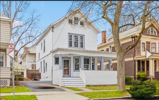 Photo - Private room available in clean, well maintained home - UTILITIES INCLUDED Unit 1st Floor - 2