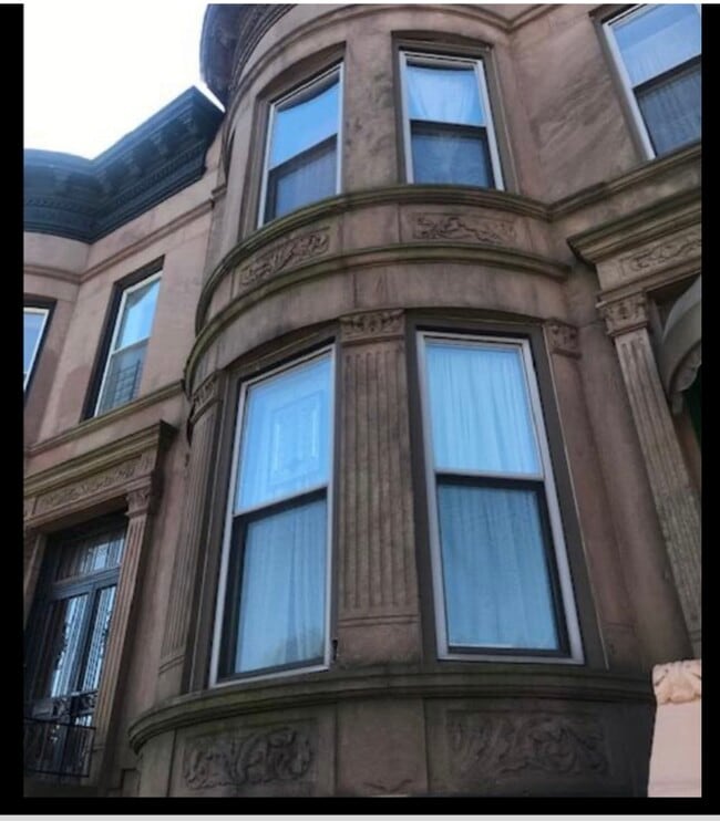 Building Photo - 1548 Union St