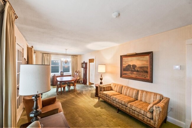 Photo - 403 N 69th St