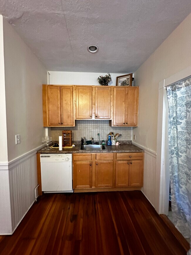 Photo - 17 Hunnewell Ave Unidad 2