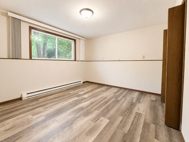 3513-3515 Hallie Lane