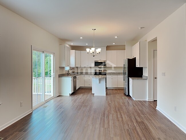 Photo - 661 Hamilton Park Dr