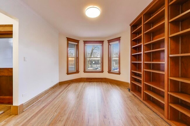 Photo - 2241 W Eastwood Ave Unit 1