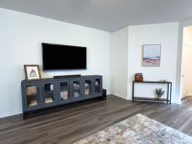 1316 McQueeny Dr