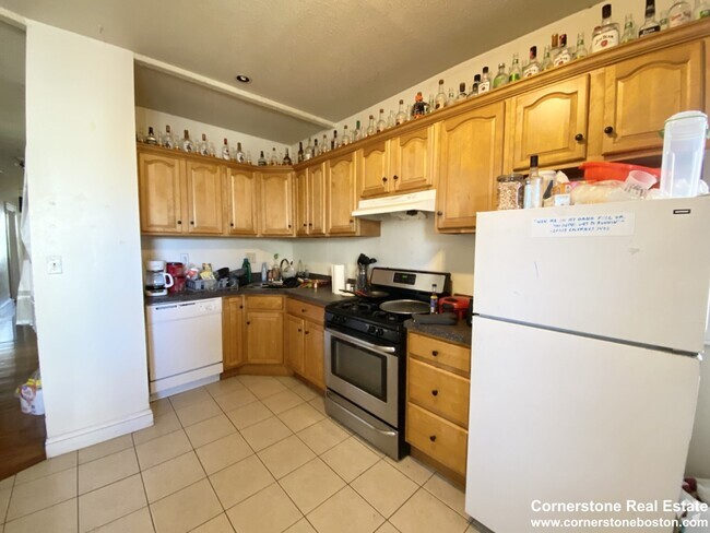Building Photo - 55 Hillside St Unit 4 Rental