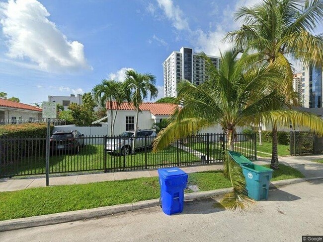 Building Photo - 3122 SW 21st Ter Rental
