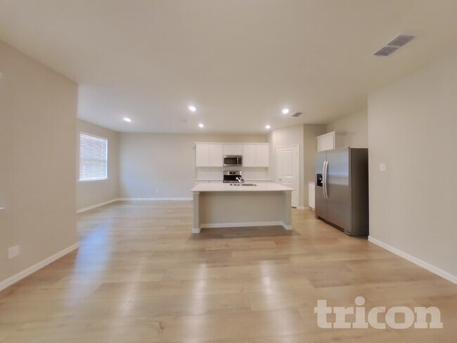 Photo - 260 Jenkinson Dr