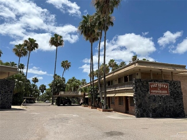 Building Photo - 9 E Ringgold St Unit 607