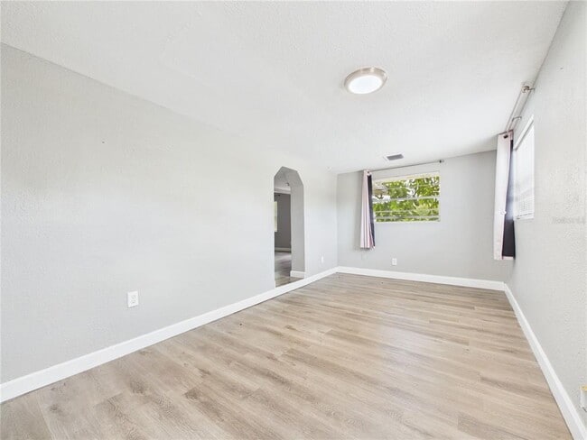 Photo - 605 S Disston Ave