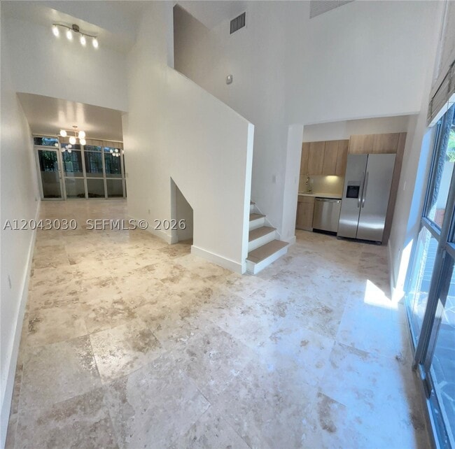 Building Photo - 2666 Tigertail Ave Unit 114