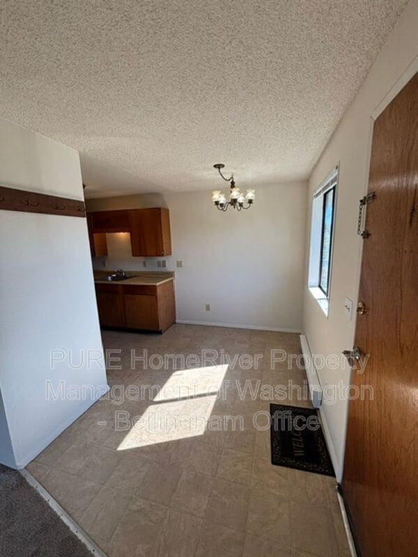 5084-5086 LaBounty Drive