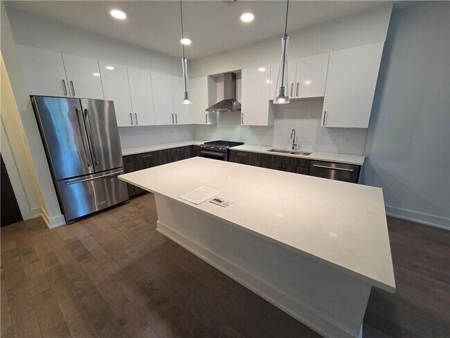 775 Juniper St NE Unit 415