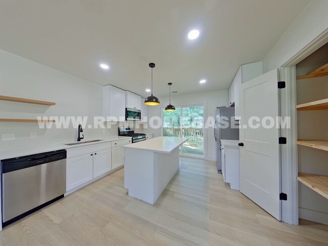 Photo - 506 Forrest Ct
