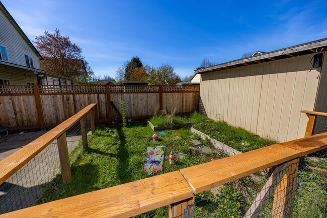 Photo - 5 Bedroom home, 2488sf with Central Air. Fenced Yard