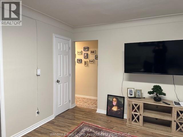 Photo - 3021 Dougall Ave