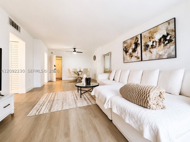 Building Photo - 400 Kings Point Dr Unit 1224