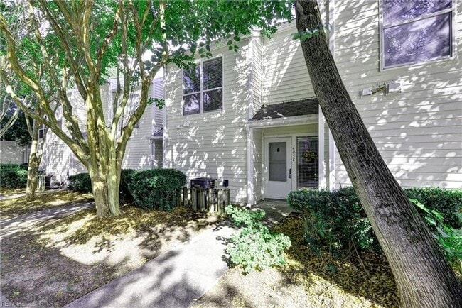 Photo - 4058 Midlands Rd