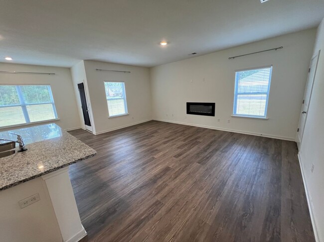 Photo - 2427 Hyacinth Ln