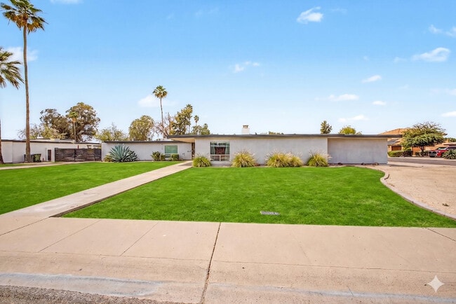 Building Photo - 2800 S Bala Dr