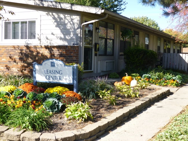 LEASING CENTER - Heathmoore - Indianapolis Rental