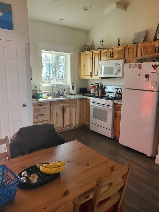 Photo - Fully Furnished cozy two-bedroom house