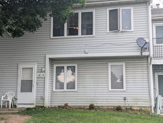 Building Photo - 1411 Farrington St