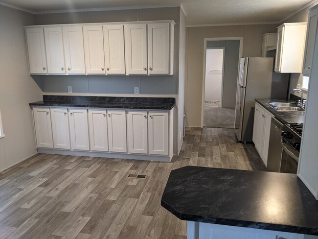 Photo - 46000 Geddes Rd