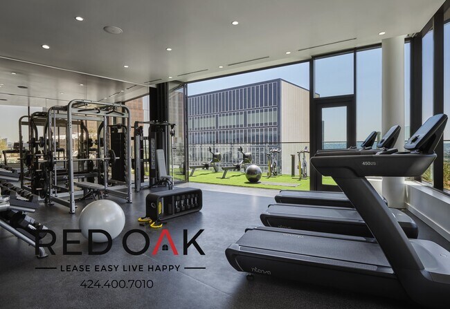 Photo - ~8 Weeks FREE~ Fully Furnished, Luxury Pri... Unit 812E