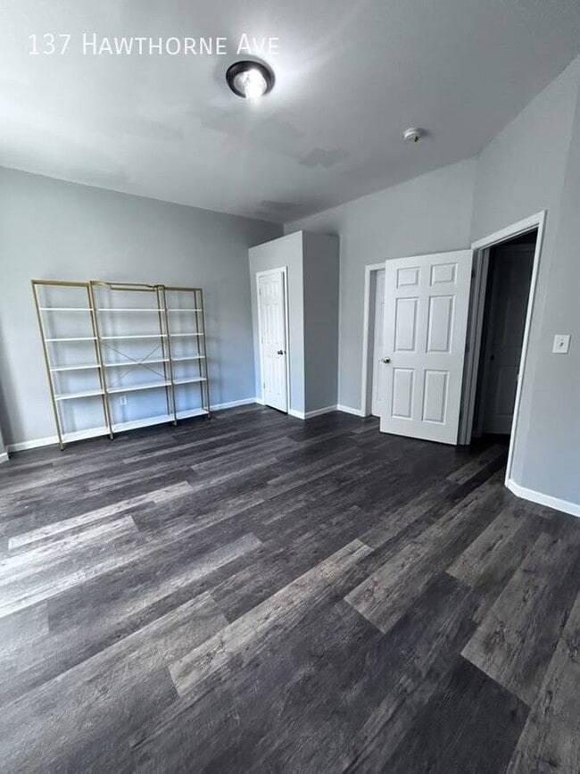 Photo - 137 Hawthorne Ave
