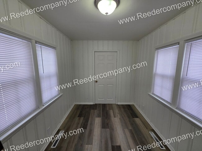 Photo - Large 4 bedroom 2 bathroom house