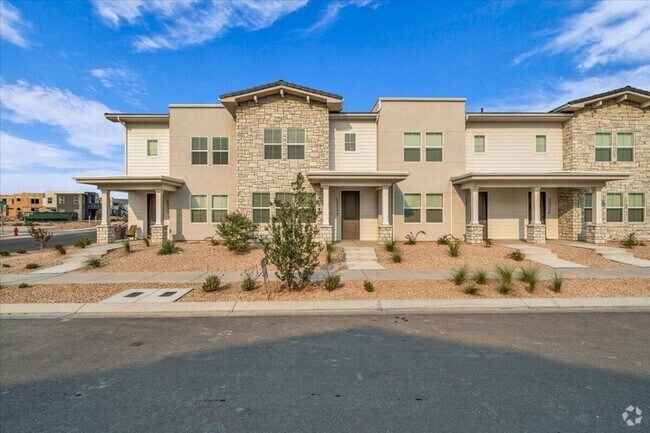 Building Photo - MODERN 3-BEDROOM TOWNHOME IN DESERT COLOR ...