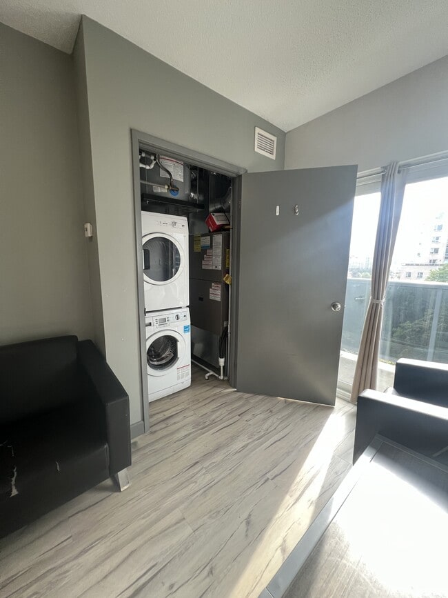 Photo - 258A-258A Sunview St