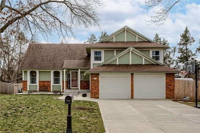 {8615} Remodeled w/ Updated Kitchen + New ... - {8615} Remodeled w/ Updated Kitchen + New ... House
