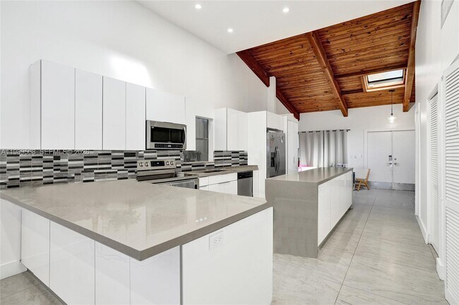 Photo - 2619 Parkview Dr S