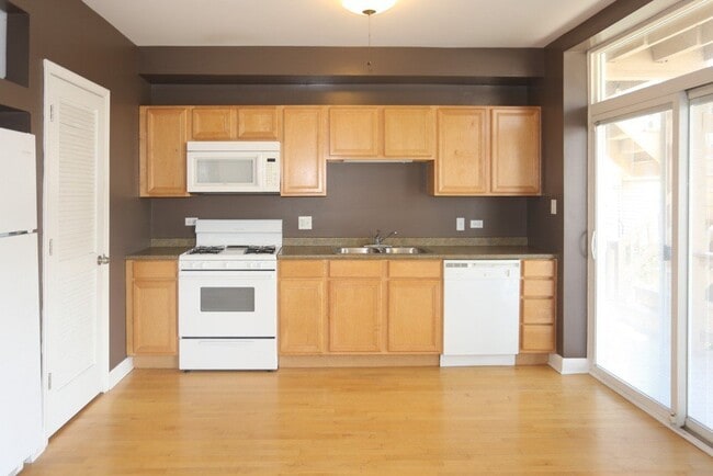 Photo - 5208 N Sawyer Ave Unit 1